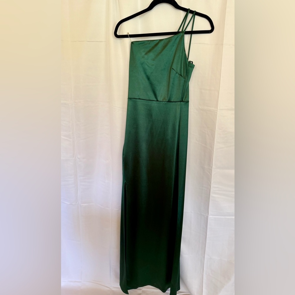 Elegant Windsor Green One-Shoulder Full length Dress
